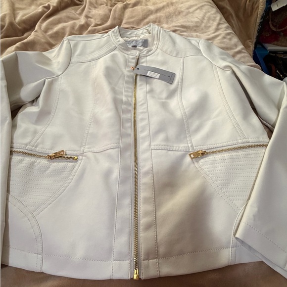 Andrew Marc New York Women's Cream Vegan Leather Jacket with Gold Zippers XL - Picture 2 of 8